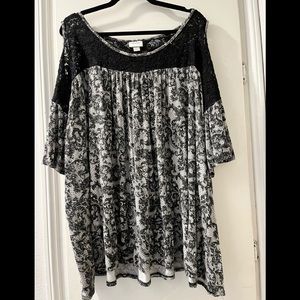 30/32 Avenue Cold shoulder top